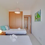 Apartment & Ocean View By Homing Quarteira